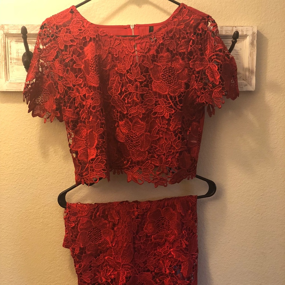 Red lace matching set - Picture 2 of 4